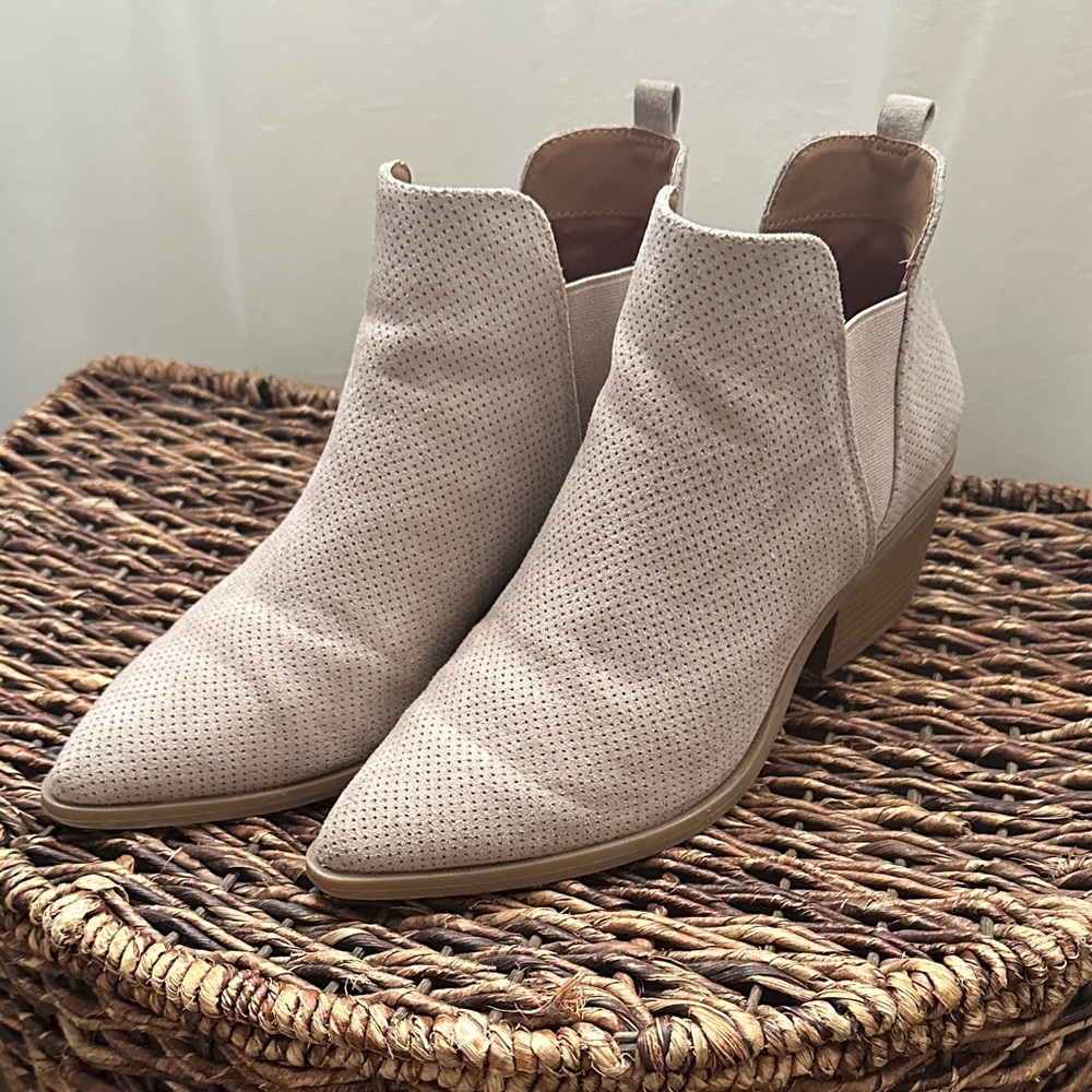 Women's size 9 Perforated Ankle Boots - Cream